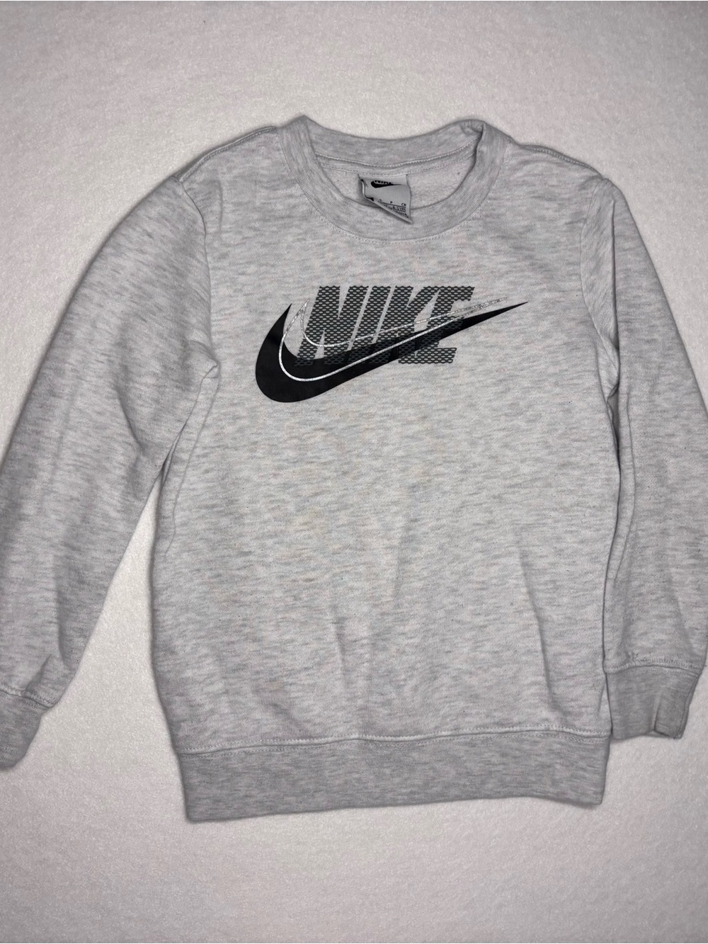 Kids Nike Light Grey Crewneck Sweatshirt with Black Logo Size 4/5